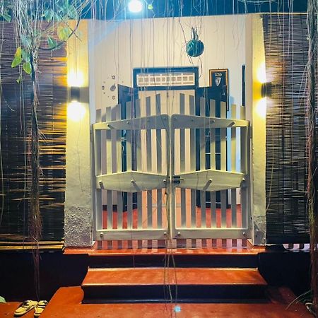Ami Place Rooms With Kitchen Hikkaduwa Exterior foto