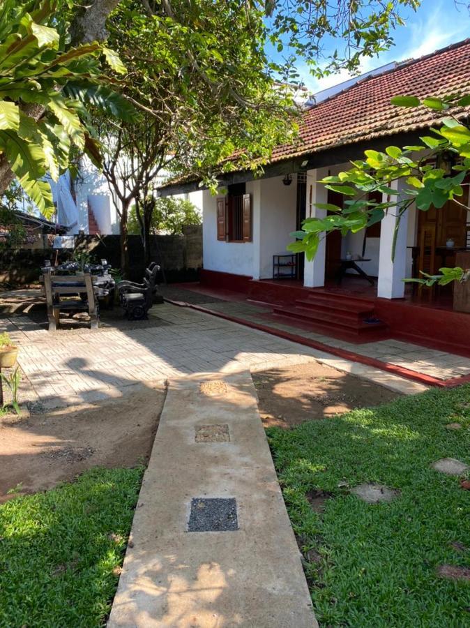 Ami Place Rooms With Kitchen Hikkaduwa Exterior foto