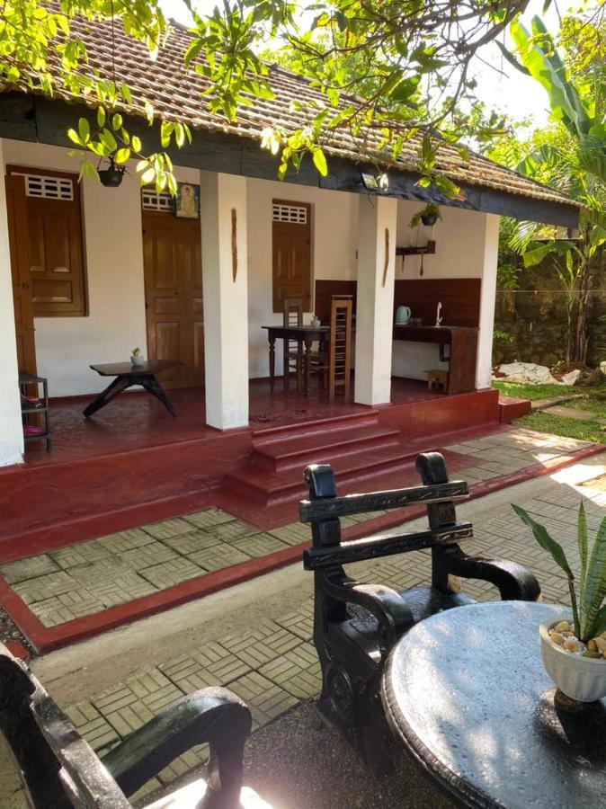 Ami Place Rooms With Kitchen Hikkaduwa Exterior foto
