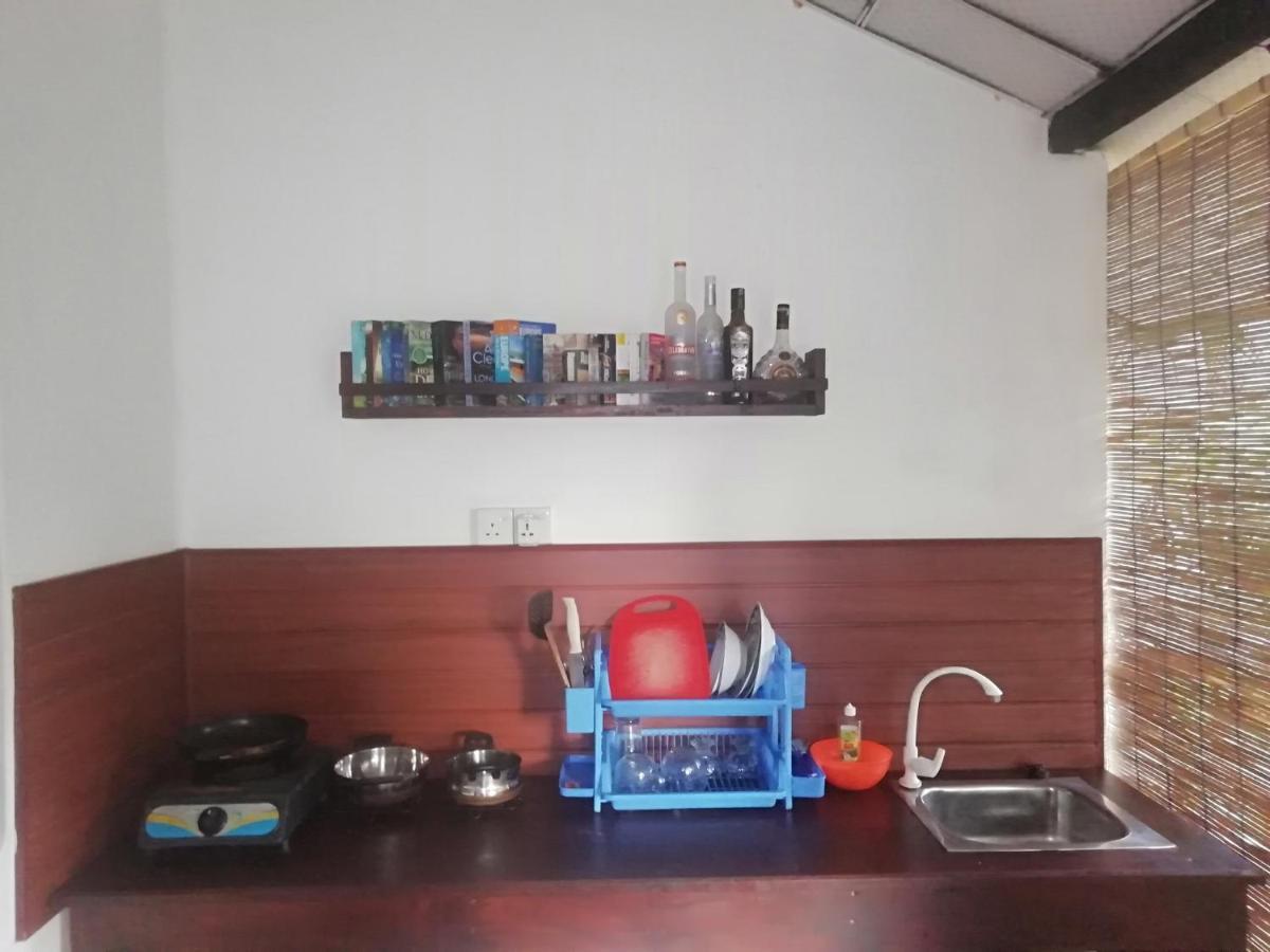 Ami Place Rooms With Kitchen Hikkaduwa Exterior foto