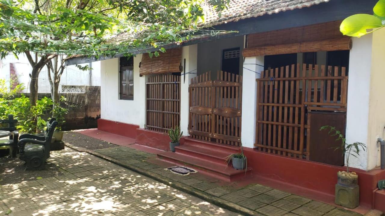 Ami Place Rooms With Kitchen Hikkaduwa Exterior foto