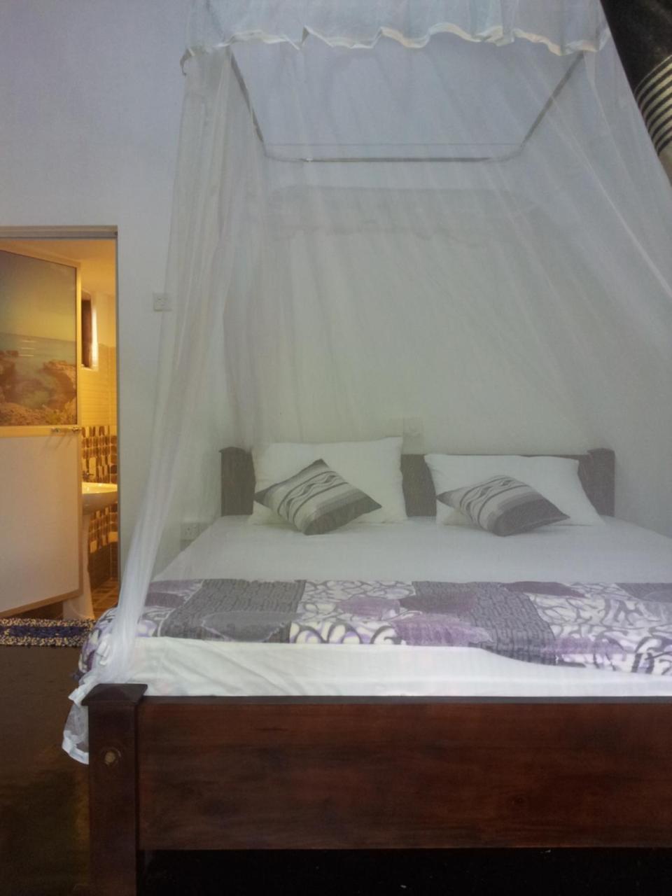 Ami Place Rooms With Kitchen Hikkaduwa Exterior foto