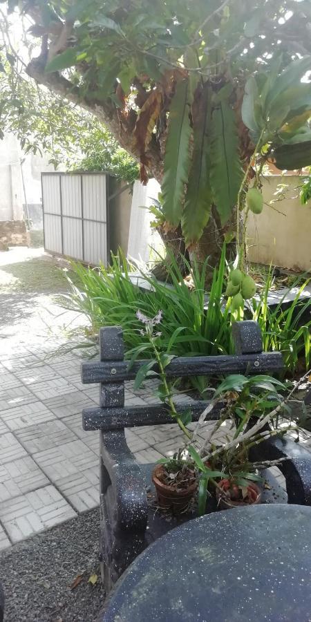 Ami Place Rooms With Kitchen Hikkaduwa Exterior foto